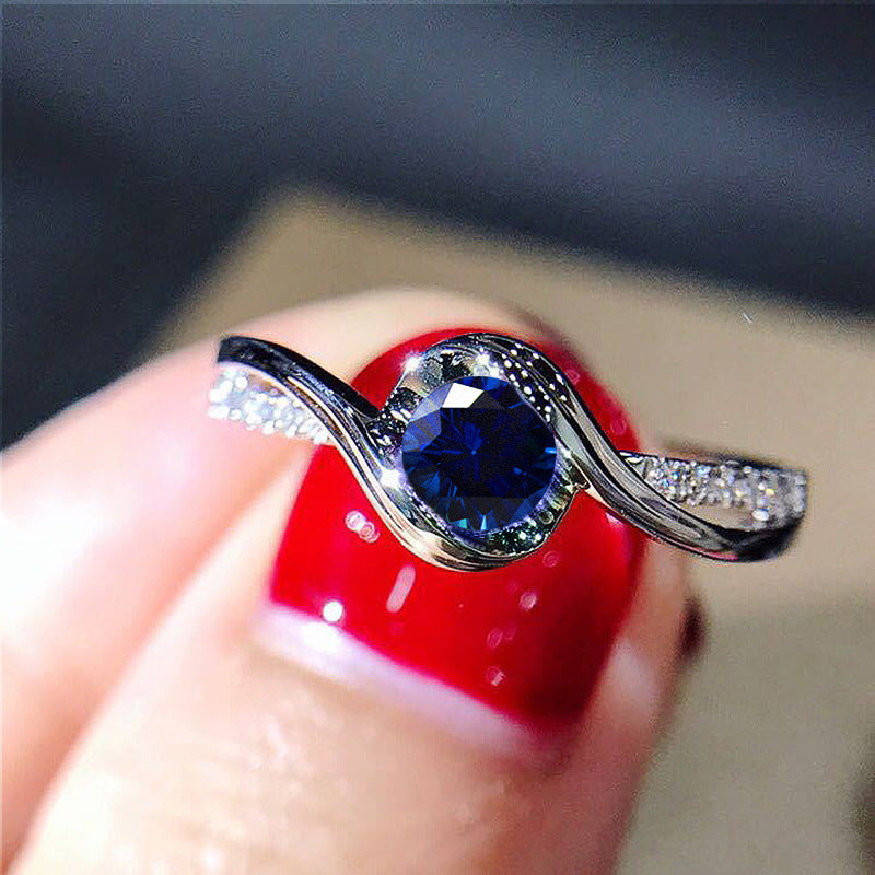 Creative Twisted Arm Eight Ring