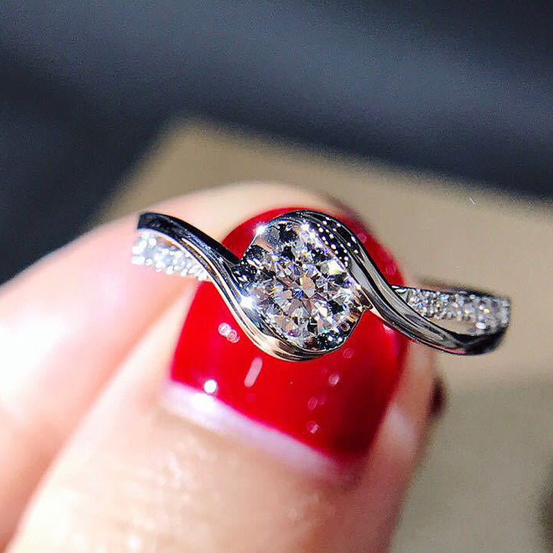 Creative Twisted Arm Eight Ring