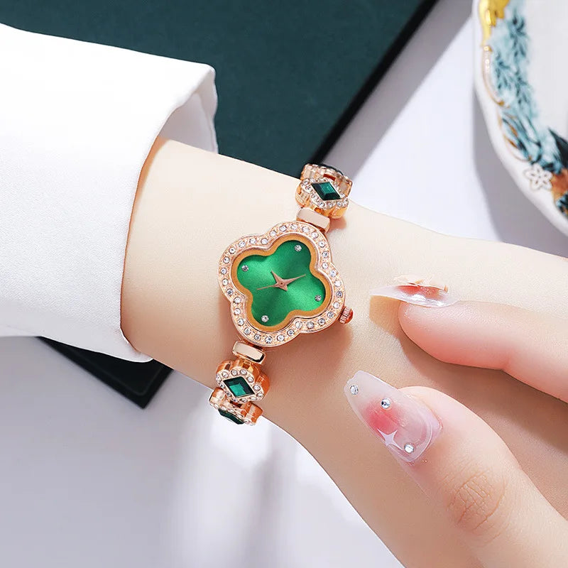 Clover bracelet watch with quartz