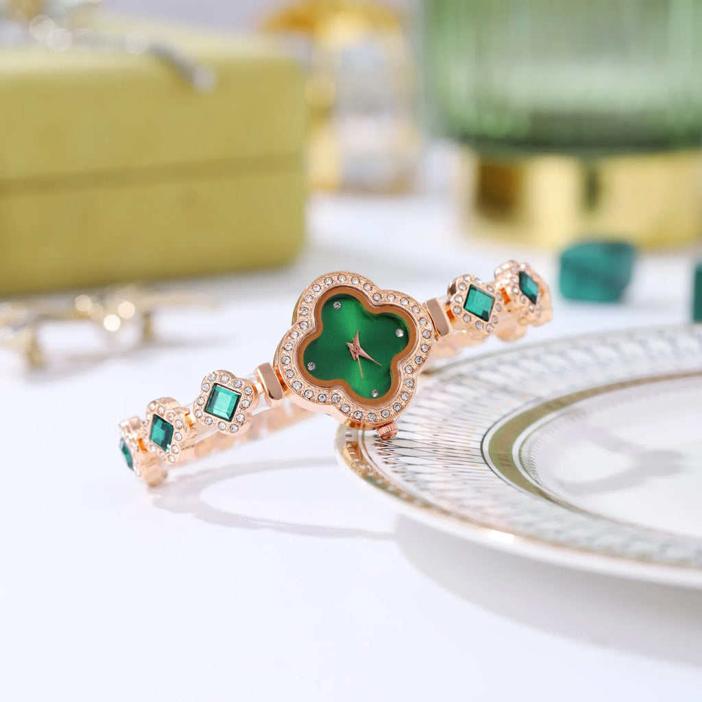 Clover bracelet watch with quartz